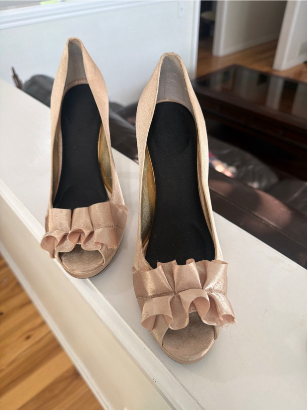 Women's Unbranded Beige Peep Toe Heels I believe these are Nina footpad on shoe